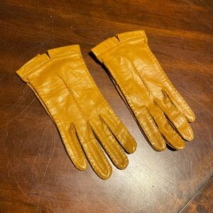 Stylish Tan Leather Women's Gloves